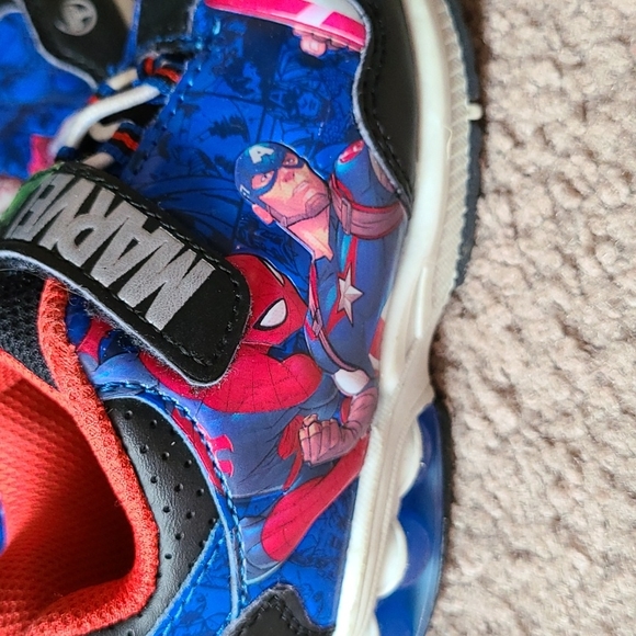 Marvel shoes - Picture 2 of 8